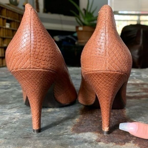 DKNY Tan Camel High Heels Snakeskin Size 10 - Picture 5 of 9